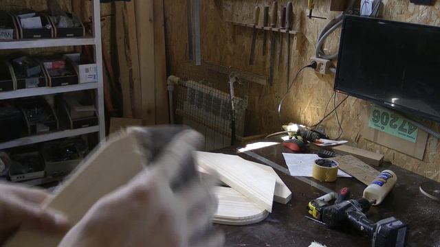 простая угловая полка ( иконостас) для икон смотреть онлайн