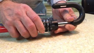 Механическое противоугонное устройство блокиратор на руль и педаль