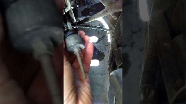 Рено логан, вибрация вилки выключения сцепления. смотреть онлайн