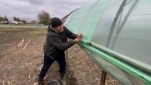 Накрытие Зимней Рассадной Теплицы Плёнкой / Натяжители для накрытия пленочных теплиц