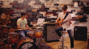 Бас-гитара и барабаны Bortnik A., Kirzon I. 1