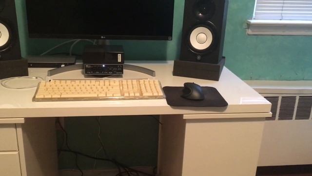 2019 Desk Setup Tour! смотреть онлайн