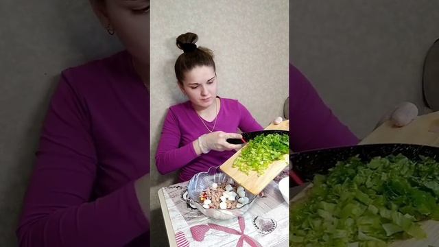 Салат с тунцом. Рецепт полезного салата. Как приготовить вкусный салат ?