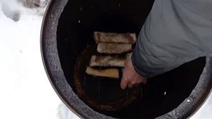 коптильня горячего копчения из бочки.