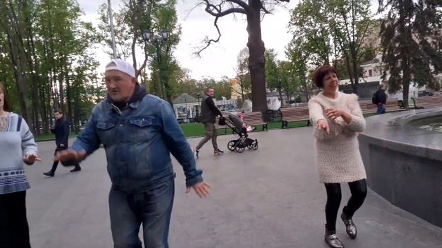 КОХАННЯ ЗОЛОТО!?/ТАНЦЫ У ФОНТАНА В САДУ ШЕВЧЕНКО ХАРЬКОВ МАЙ 2021
