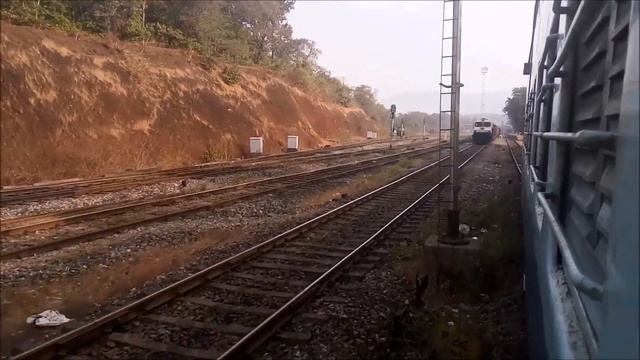 Madgaon to Castlerock - Amazing Window View + Dhoodhsagar смотреть онлайн