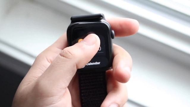 Apple Watch Series 8 Vs Apple Watch Series 4! (Comparison) (Review)