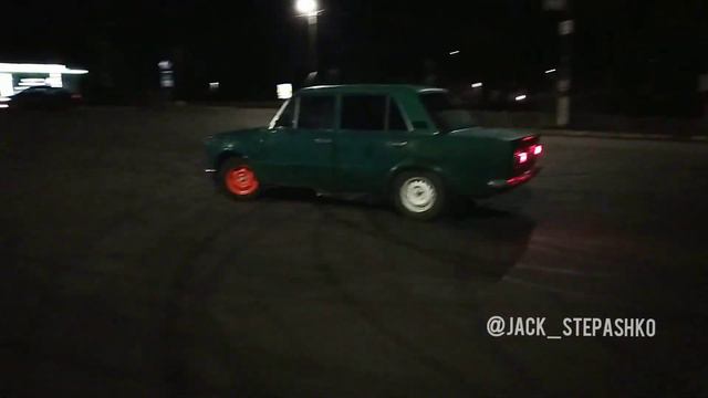 Ваз 2101"боеваяклассика" на заварке валит боком