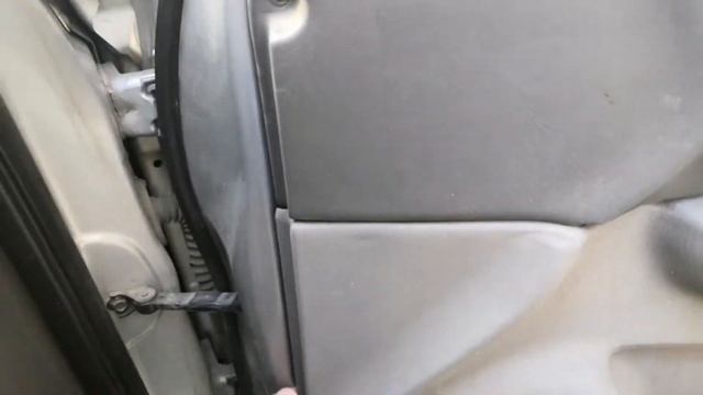 Как снять обшивку водительской двери на Ниссан Санни 2002г смотреть онлайн