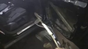 Volkswagen Passat b6. Порвало тросик стеклоподъёмника, разбитое стекло!