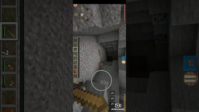 доживают до ночи в Майнкрафте на лёгкой сложности смотреть онлайн