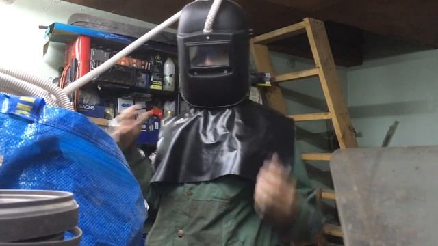 Шлем пескоструйщика из сварочного щитка