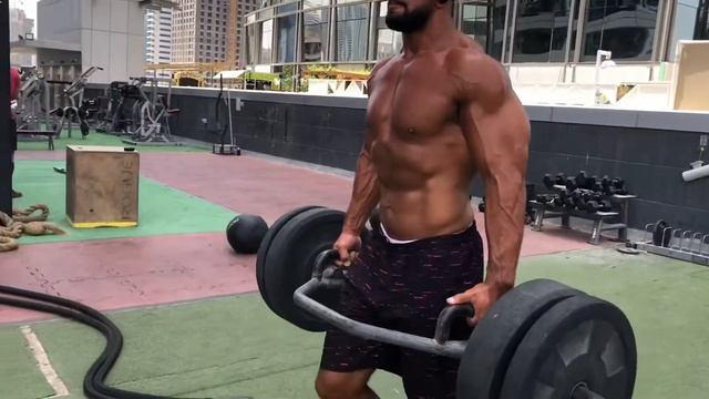 Tam Khan promoting BOSE Sound Sport FREE Wireless Headphones смотреть онлайн