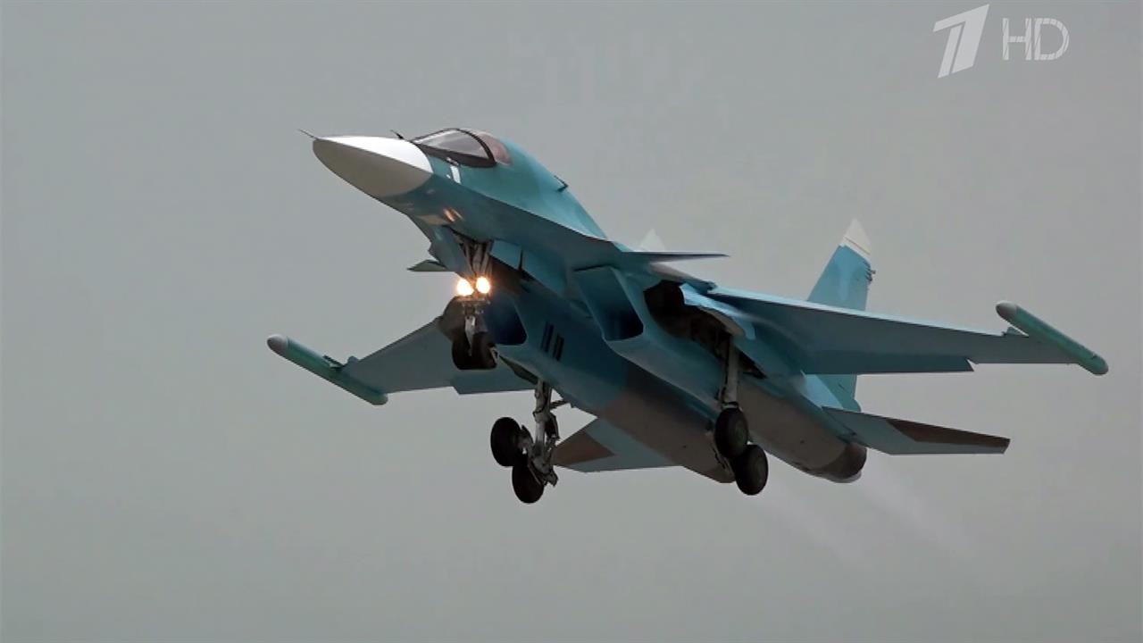 Российская армия получила новую партию сверхзвуковых истребителей-бомбардировщиков Су-34