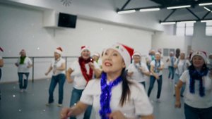 Центр танцевального фитнеса,Марины Кузьминой Новогодний флешмоб якутских пенсионерок,г Якутск.