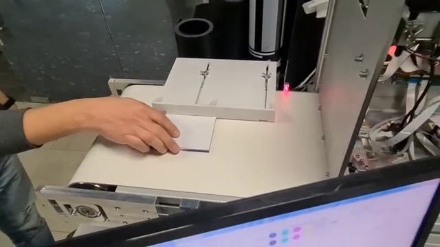 УФ принтер Linkprint с технологией SinglePass. Пример печати в CMYK. смотреть онлайн