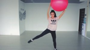Упражнения для ягодиц и бедер с фитболом. Butt and Thigh Workout