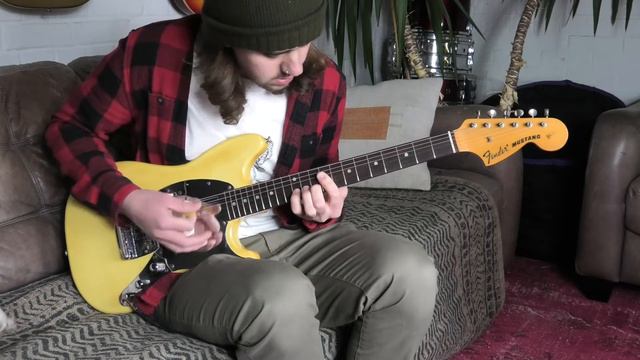 Fender Mustang MIJ 1993 Graffiti Yellow Japan Fujigen O Serial смотреть онлайн