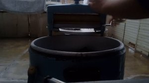 стирка с помощью стиральной машинки Ока 5 1965 года тестирование.