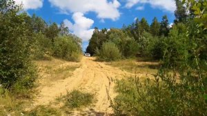 Рено Дастер по песку в карьере