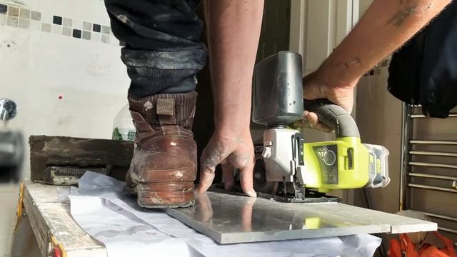 RYOBI TILE CUTTER смотреть онлайн