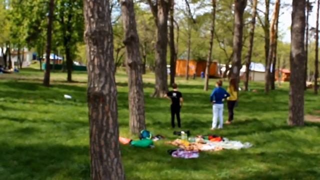 Парк в апреле смотреть онлайн