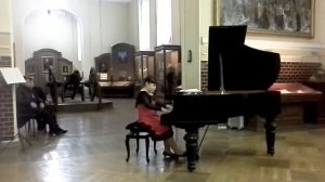 Настя Максимова, исполняет пьесу А. Гречанинова "Камаринская"