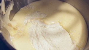 Замес вязкого теста. Взбиваем белки / Кухонный комбайн Redmond rkm 4030 Обзор