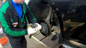 Замена передних тормозов Genesis G80