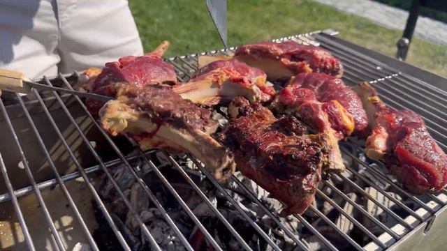 Стейки на углях смотреть онлайн