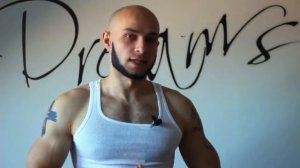 ОТЖИМАНИЯ В СТОЙКЕ НА РУКАХ. Какие мышцы работают?