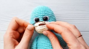 Вышиваем носик вязаной игрушке
