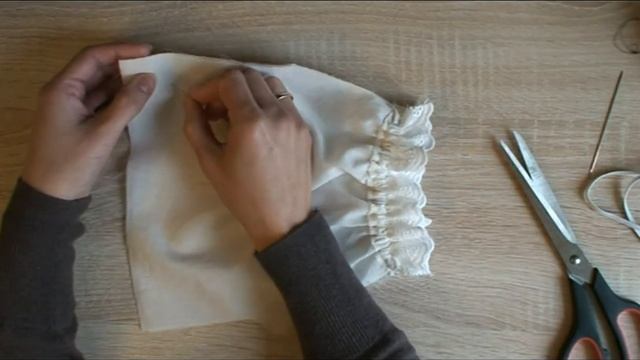 Шьем съемные штанишки для куклы смотреть онлайн