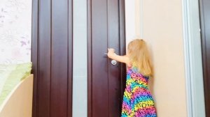 Алиса и косметика для детей / история про игры с косметикой / Салон красоты #forkids