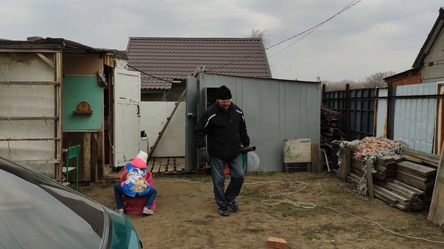 ВЛОГ. КРОКУСЫ. ПЕРВЫЕ ЦВЕТЫ .ОТКРЫВАЕМ ДАЧНЫЙ СЕЗОН. КУПИЛА СКАМЕЙКУ КАК В РЕКЛАМЕ. смотреть онлайн