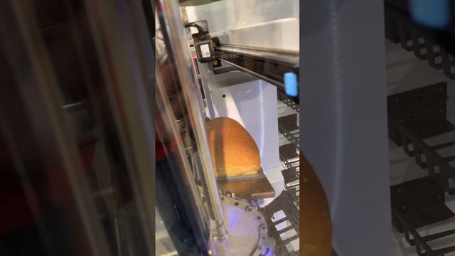 Машина для выпечки хлеба в США прям в магазине смотреть онлайн