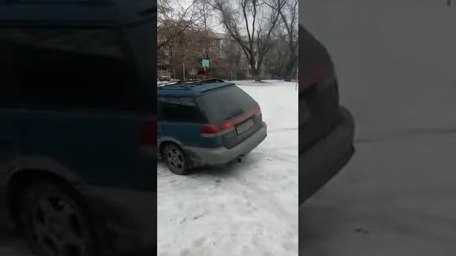 Открытие задней двери при диагональном вывешивании Subaru Outback 97года выпуска. смотреть онлайн