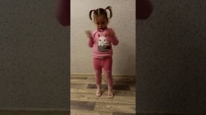 У жирафа пятна-пятнышки везде))