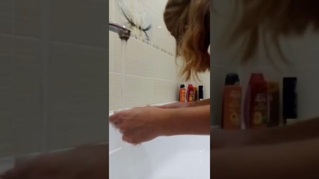 уборка у улиток ,купаем улиточек!