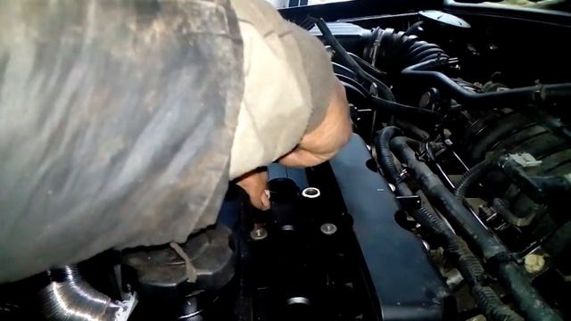 Chevrolet Lacetti, шевроле лачетти, дым из под клапаной крышки, эмульсия в двигателе. смотреть онлайн