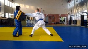 /Пособие для начинающих тхэквондистов/Красота тхэквондо/Виды ударов/Комбинации ударов/Туль/