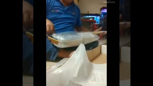 Unboxing Ibanez RG370AHMZ Blue Moon Burst смотреть онлайн