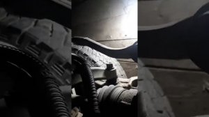 Ссан ёнг Кайрон снятие передней стойки