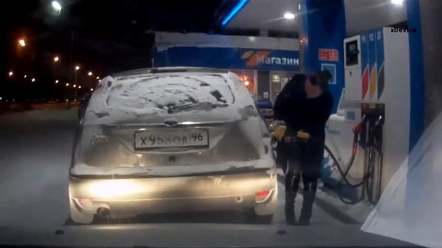 Проверила, сколько бензина в баке смотреть онлайн