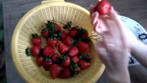 Как правильно мыть клубнику#ягоды
