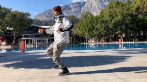 ДВИЖЕНИЯ НОГАМИ В СТИЛЕ РОБОТ | ТАНЕЦ РОБОТА ОБУЧЕНИЕ