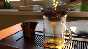 Заваривание красного чая Дянь Хун