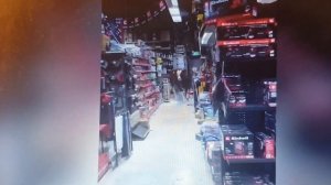 Израиль. Корова зашла в магазин.