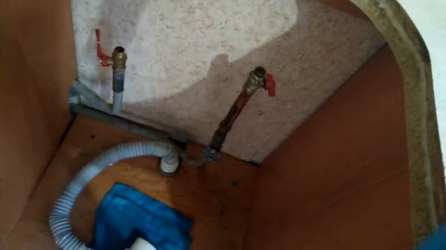 Устранение течи через мойку