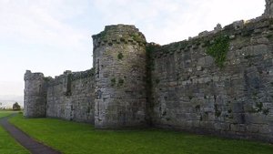 How to say Llanfairpwllgwyngyllgogerychwyrndrobwllllantysiliogogogoch - Anglesey Wales Travel Guide